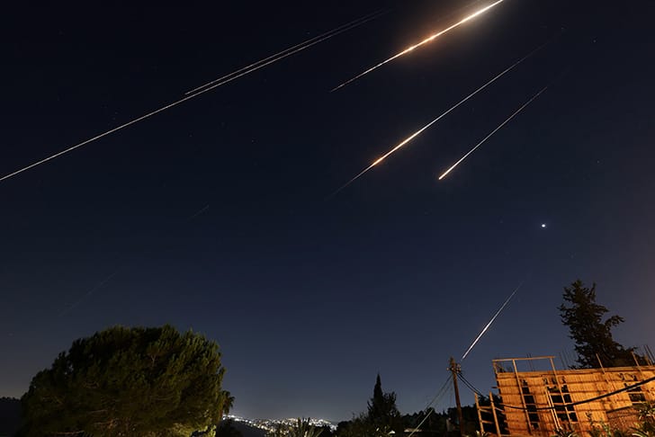 Balas Serangan Israel, Iran: Mereka Telah Memecah Perang 3 iran serang israel perang