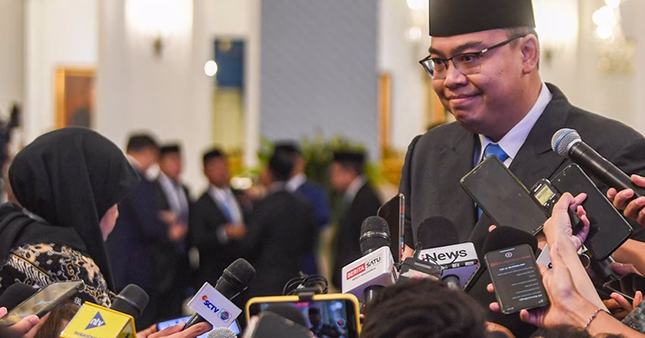 angga raka prabowo rangkap 3 jabatan