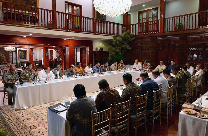 Kabinet Gemuk Prabowo: Konsolidasi Kekuasaan atau Beban Birokrasi? 2 kabinet merah putih prabowo reshuffle