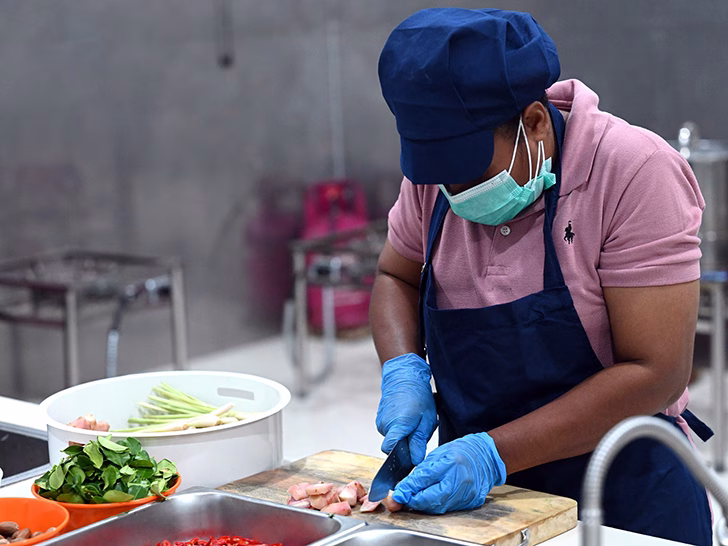 Ribuan Siswa Keracunan, Prabowo Perintahkan Dapur MBG Steril Pekan Ini 3 prabowo dapur mbg makan bergizi gratis